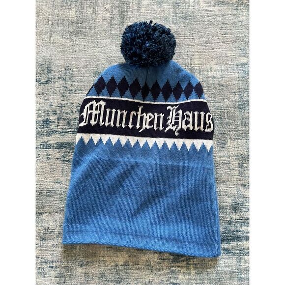 Munchen Haus Leavenworth Washington Blue Black Beanie Pom Hat One Size - Picture 3 of 5